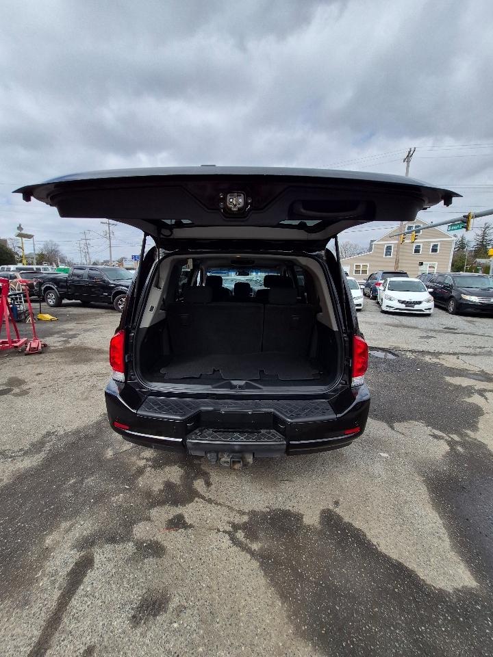 Nissan Armada SL 2WD 2012