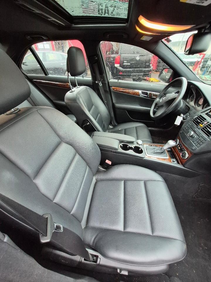 Mercedes-Benz C-Class C300 Luxury Sedan 2009