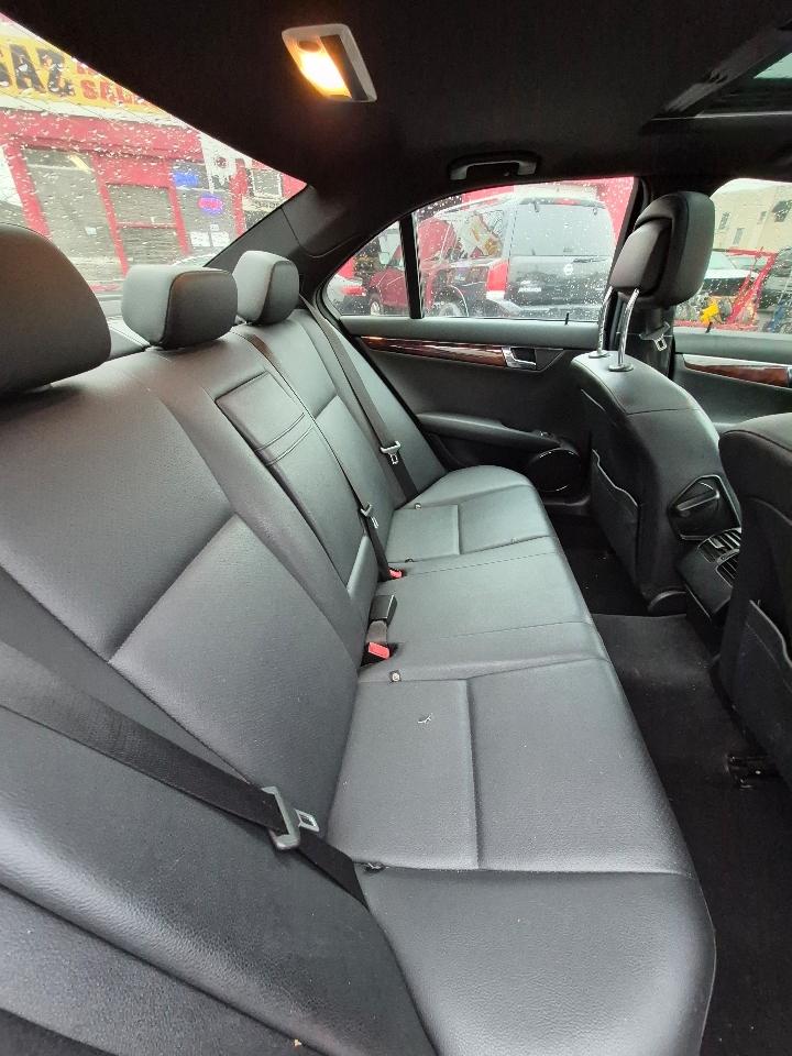 Mercedes-Benz C-Class C300 Luxury Sedan 2009