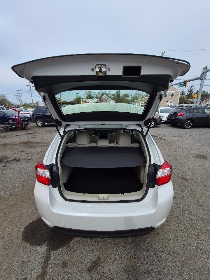 Subaru Impreza Premium Plus 5-Door+NAVI 2012