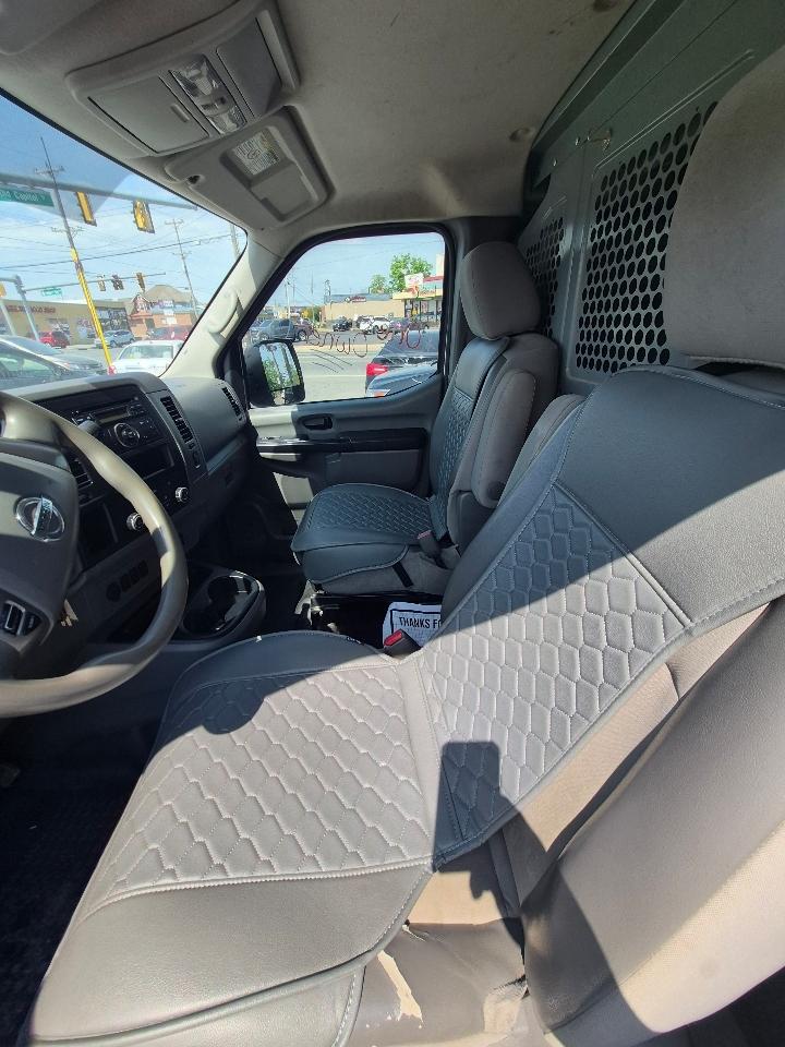 Nissan NV Cargo 2500 HD S V6 2016