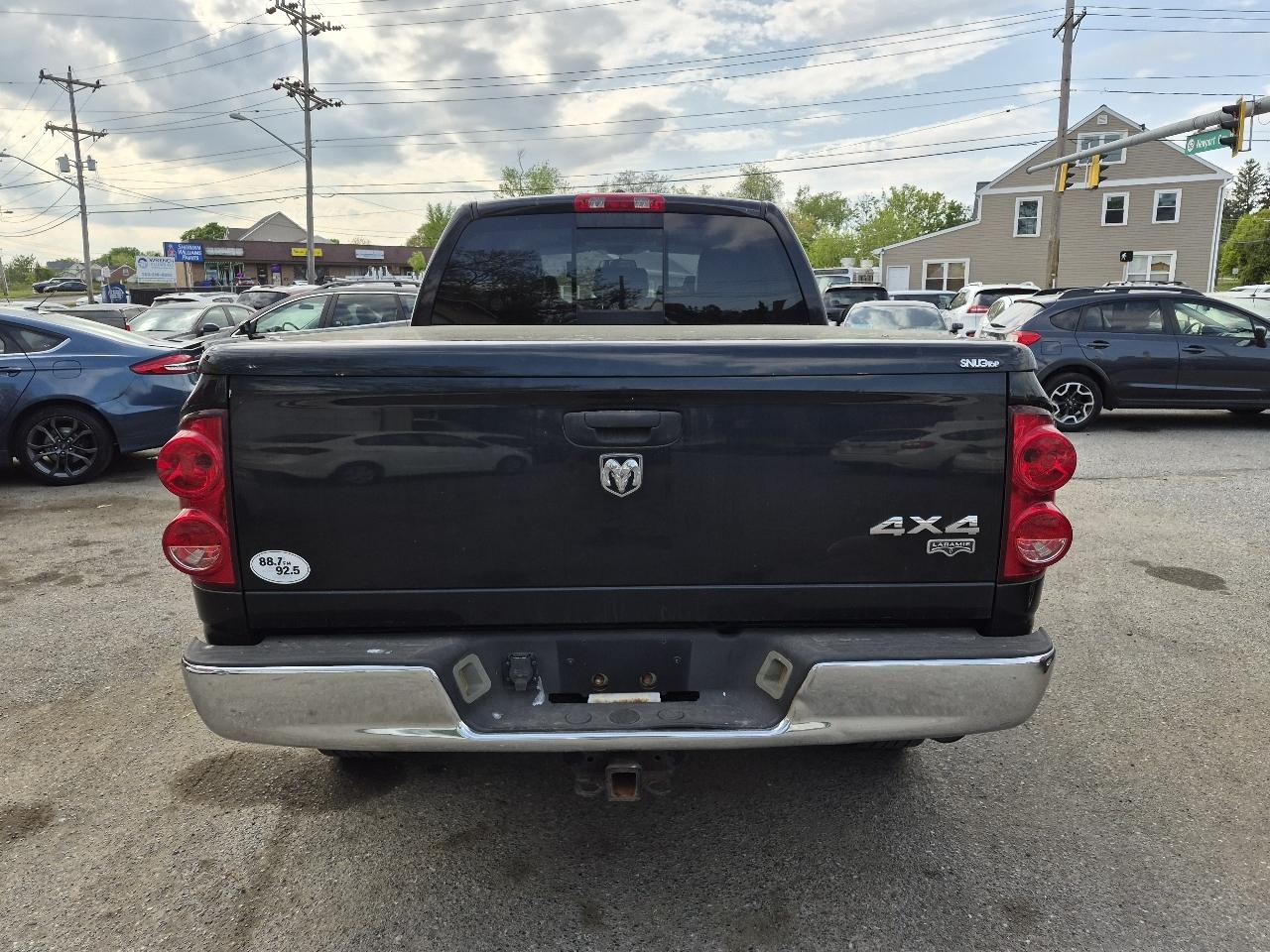 Dodge Ram 1500 SLT Mega Cab 4WD 2007