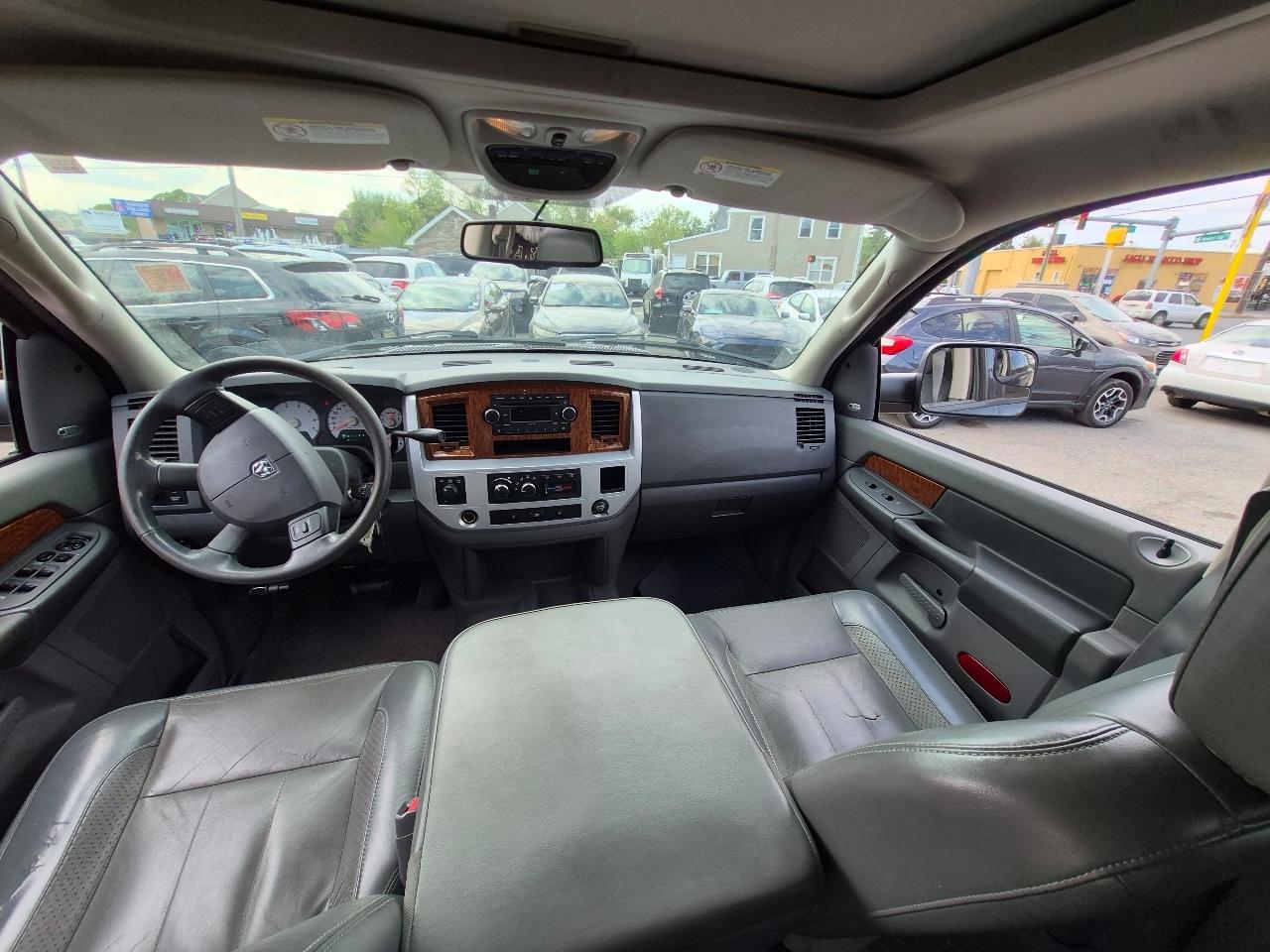 Dodge Ram 1500 SLT Mega Cab 4WD 2007