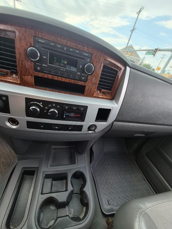 Dodge Ram 1500 SLT Mega Cab 4WD 2007