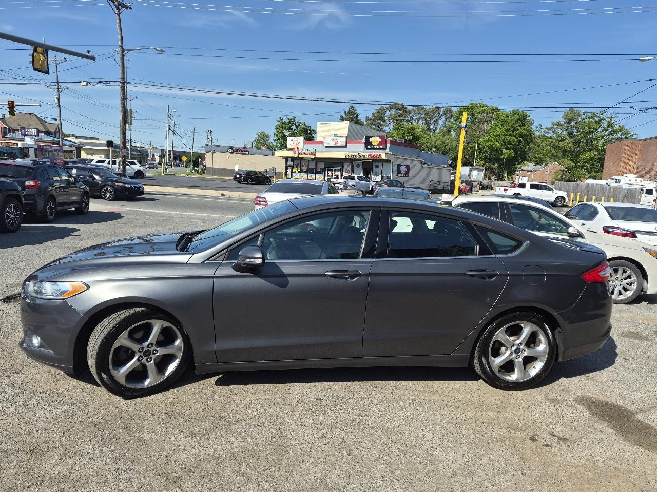Ford Fusion SE 2015