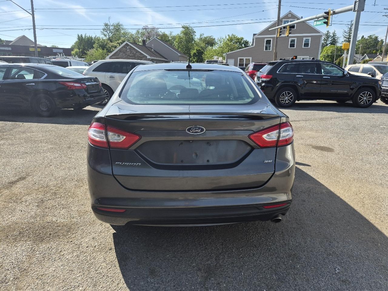 Ford Fusion SE 2015