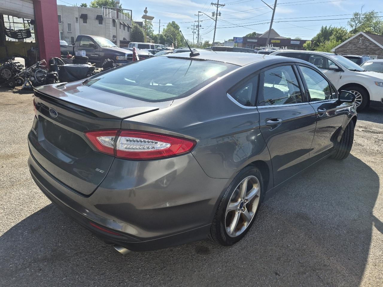 Ford Fusion SE 2015