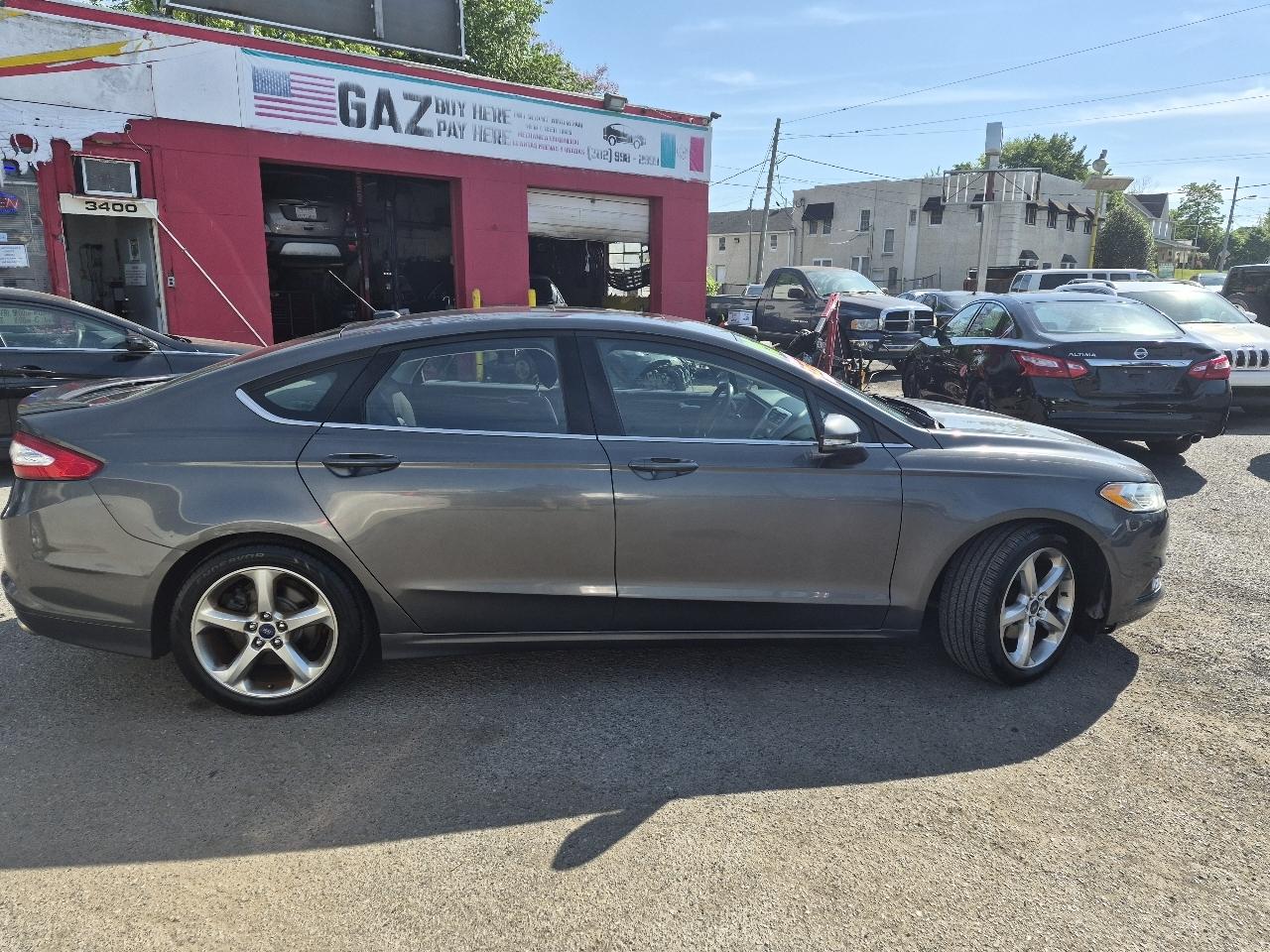 Ford Fusion SE 2015