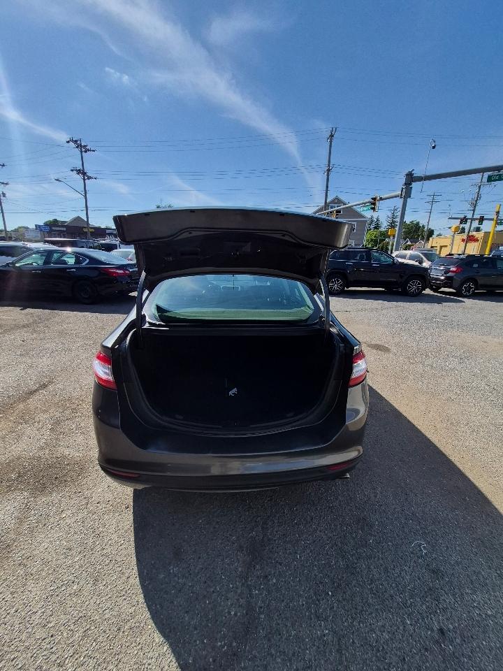 Ford Fusion SE 2015