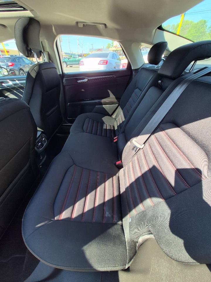 Ford Fusion SE 2015