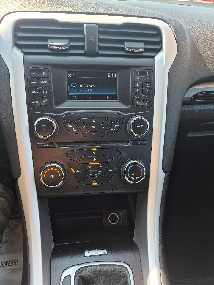 Ford Fusion SE 2015