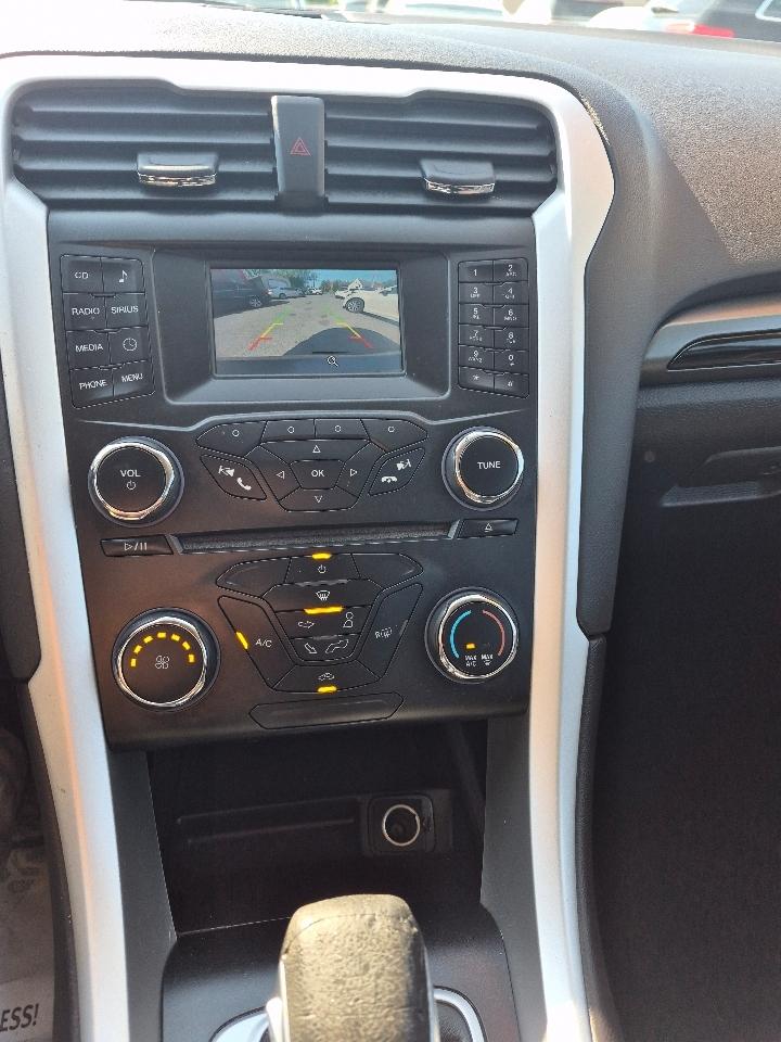 Ford Fusion SE 2015