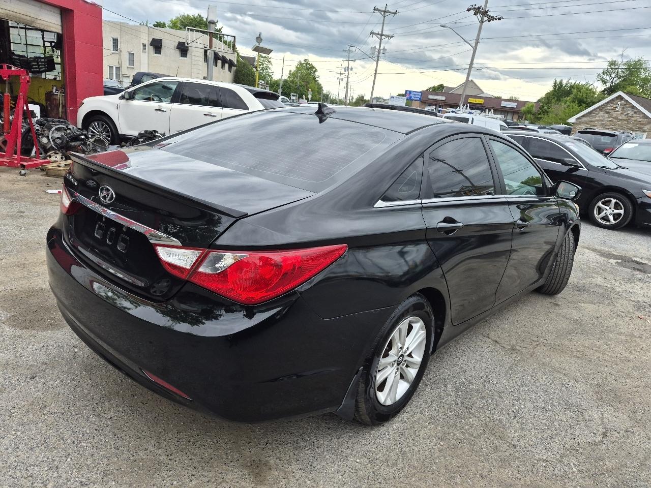 Hyundai Sonata GLS Manual 2012