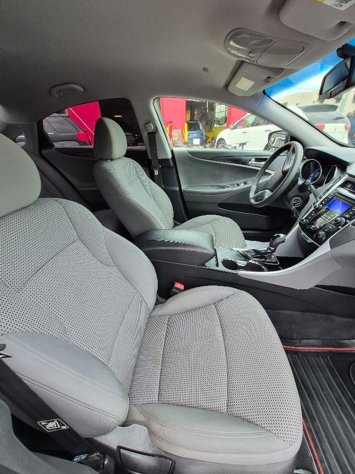 Hyundai Sonata GLS Manual 2012