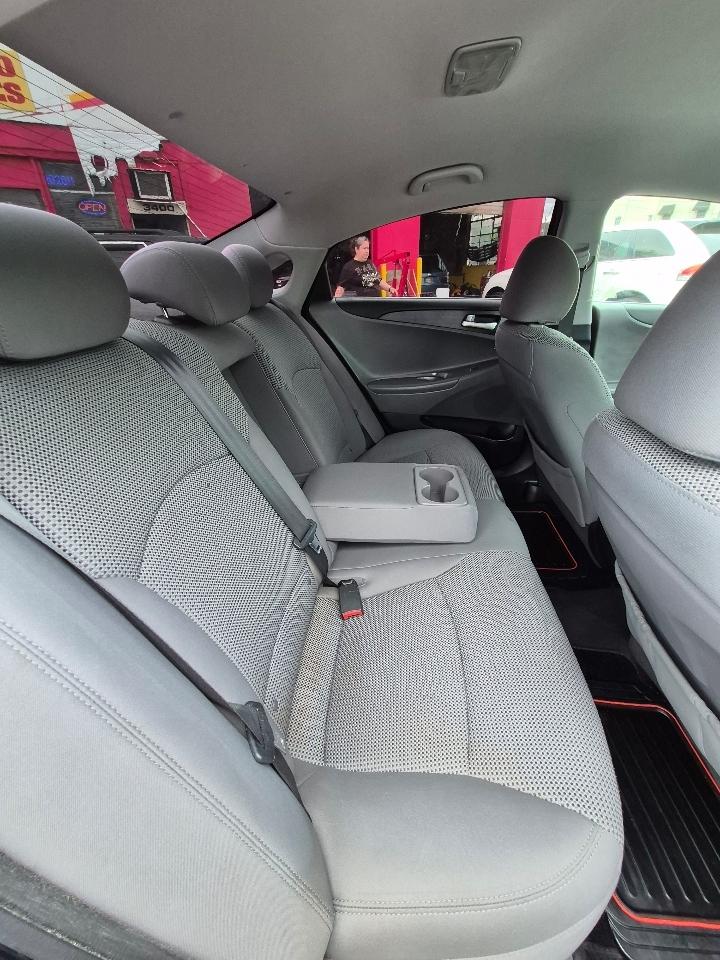 Hyundai Sonata GLS Manual 2012