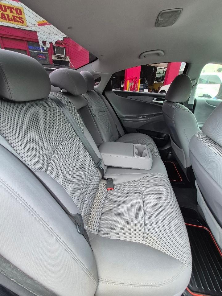 Hyundai Sonata GLS Manual 2012