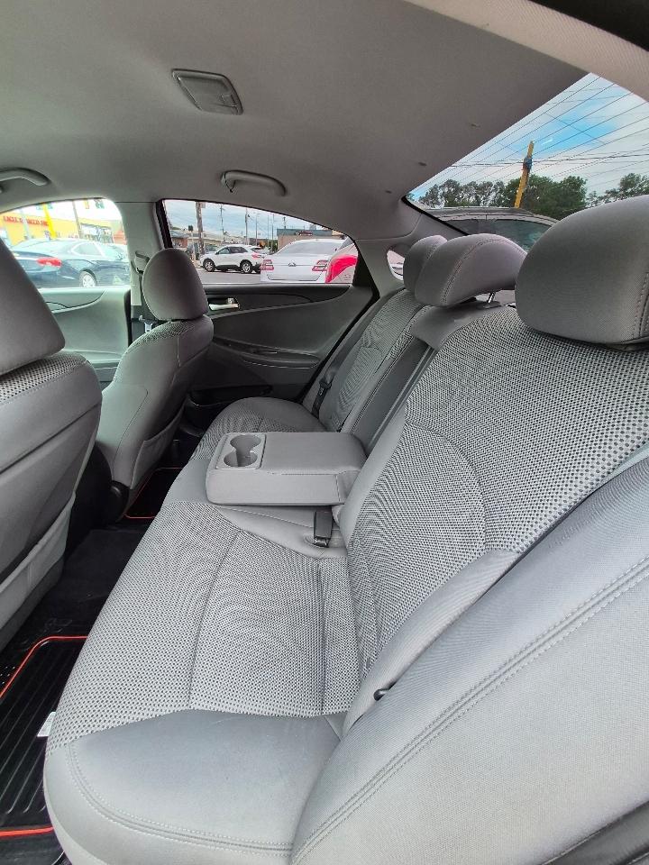 Hyundai Sonata GLS Manual 2012