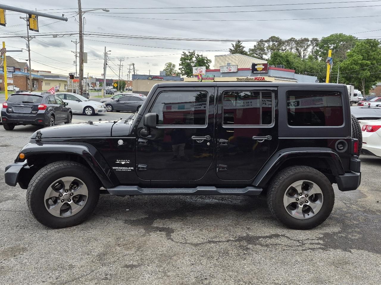 Jeep Wrangler Unlimited Sahara 4WD 2017