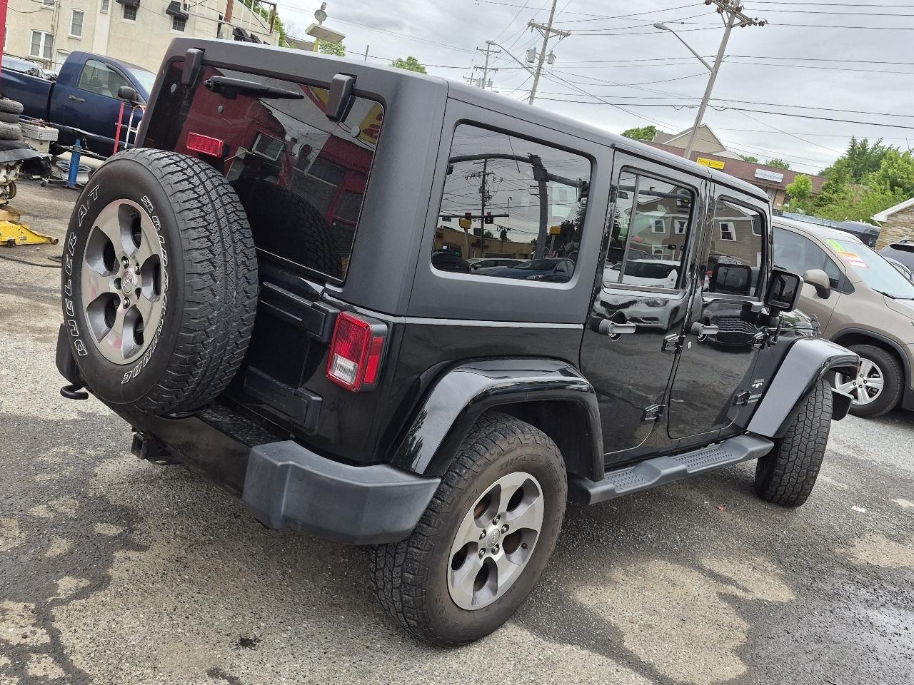 Jeep Wrangler Unlimited Sahara 4WD 2017