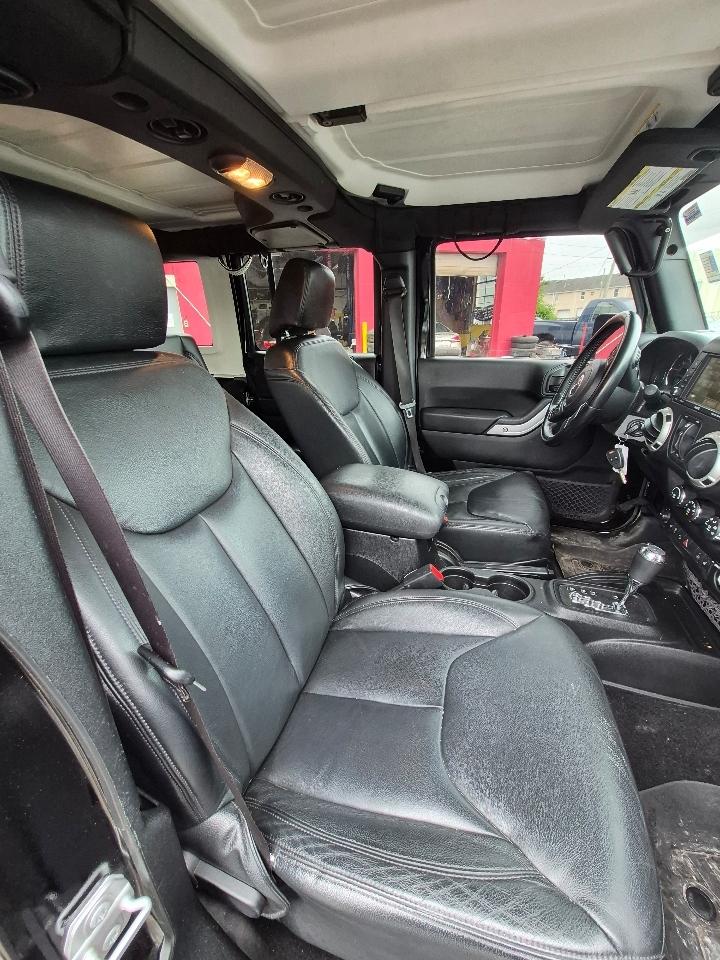 Jeep Wrangler Unlimited Sahara 4WD 2017