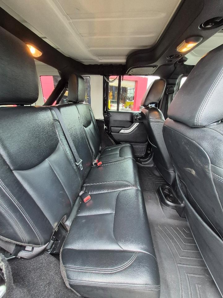 Jeep Wrangler Unlimited Sahara 4WD 2017