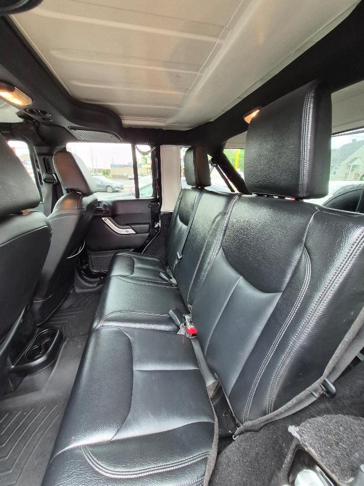 Jeep Wrangler Unlimited Sahara 4WD 2017