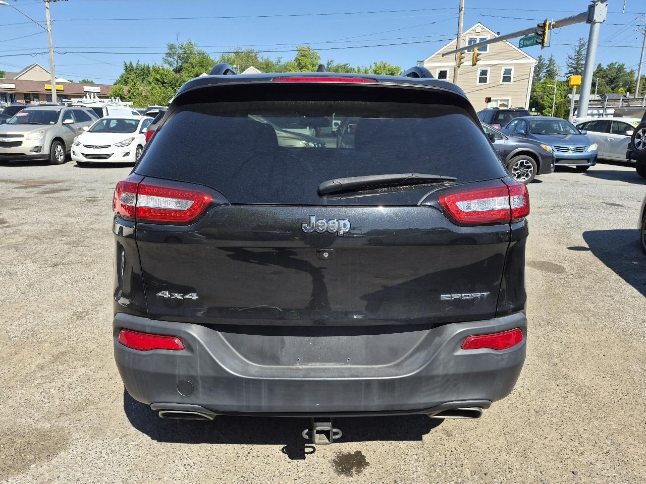 Jeep Cherokee Sport 4WD 2016