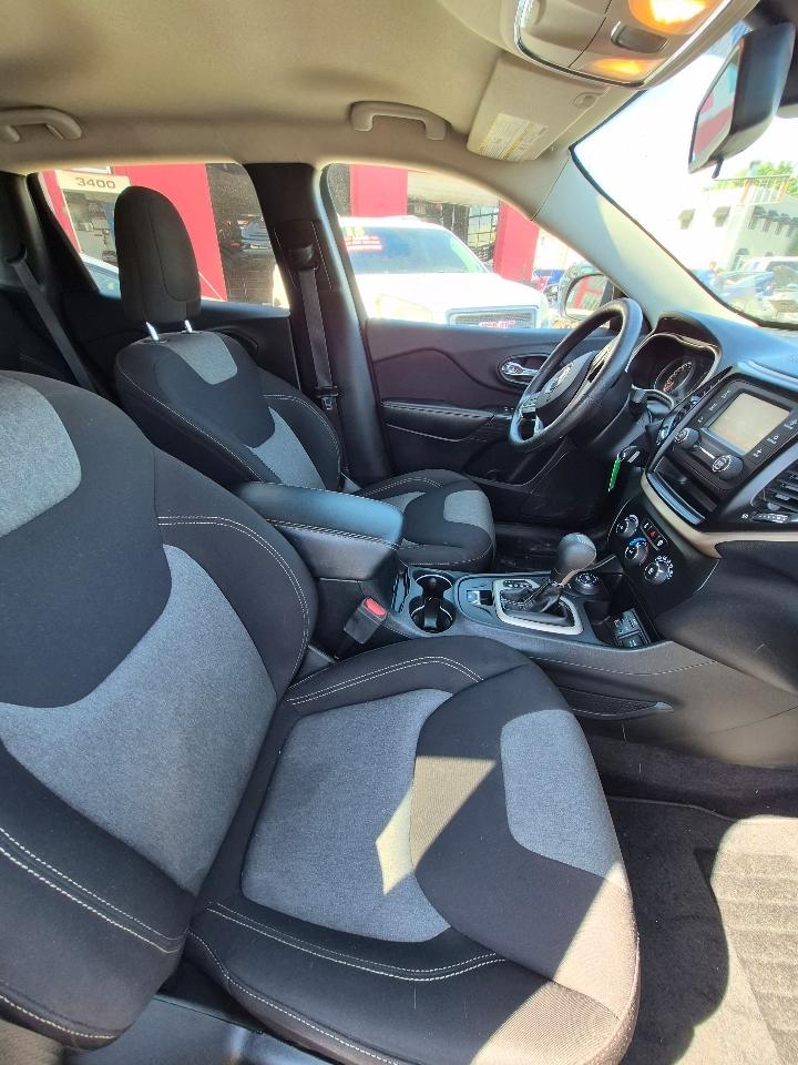 Jeep Cherokee Sport 4WD 2016