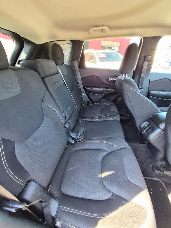 Jeep Cherokee Sport 4WD 2016