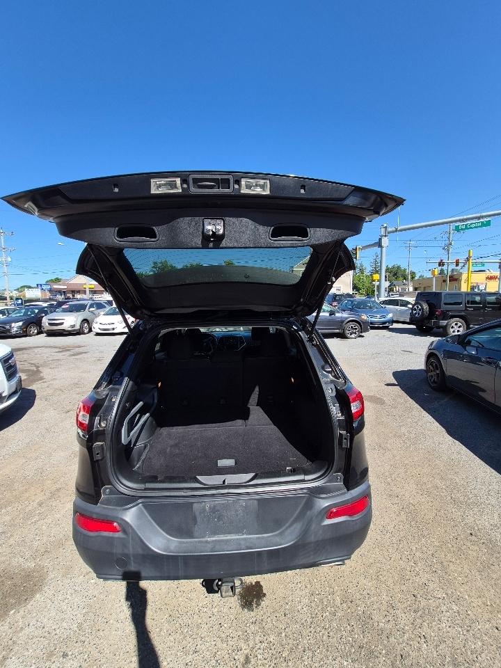 Jeep Cherokee Sport 4WD 2016