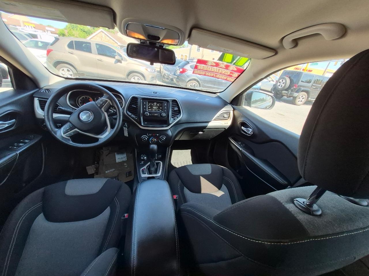 Jeep Cherokee Sport 4WD 2016
