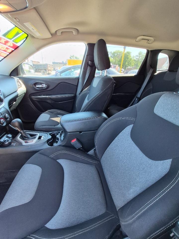 Jeep Cherokee Sport 4WD 2016