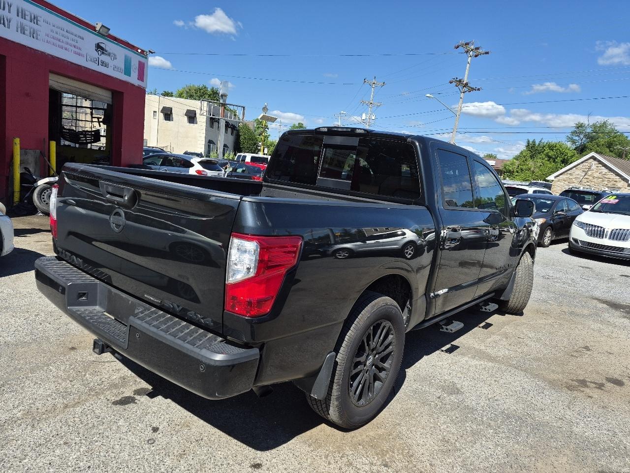 Nissan Titan PRO-4X Crew Cab 4WD 2019