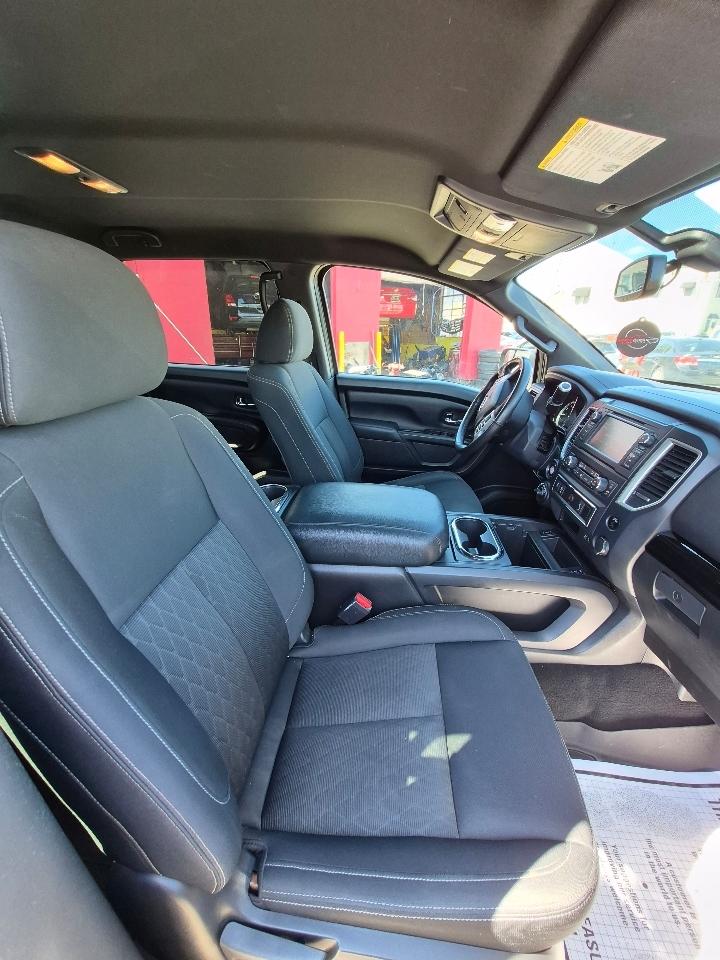 Nissan Titan PRO-4X Crew Cab 4WD 2019