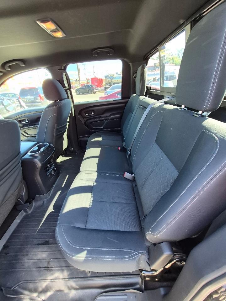 Nissan Titan PRO-4X Crew Cab 4WD 2019