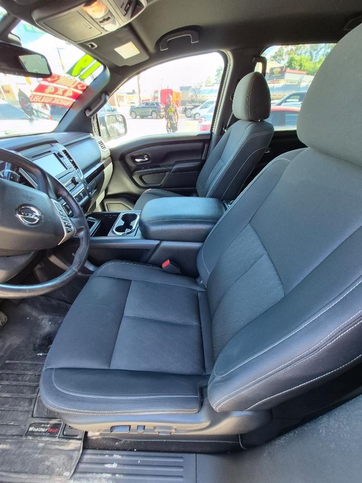 Nissan Titan PRO-4X Crew Cab 4WD 2019