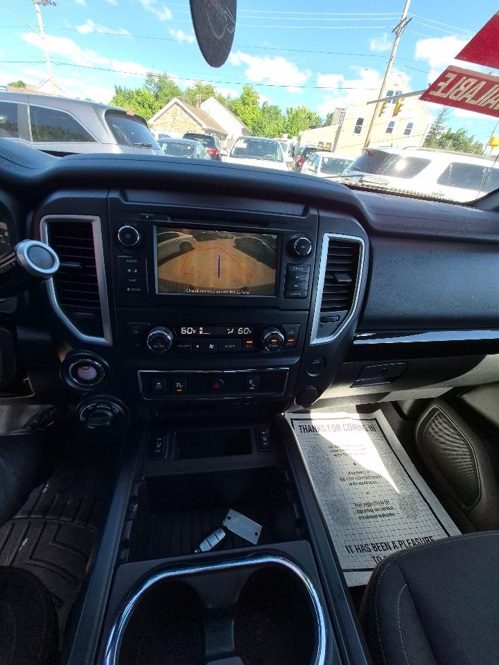 Nissan Titan PRO-4X Crew Cab 4WD 2019