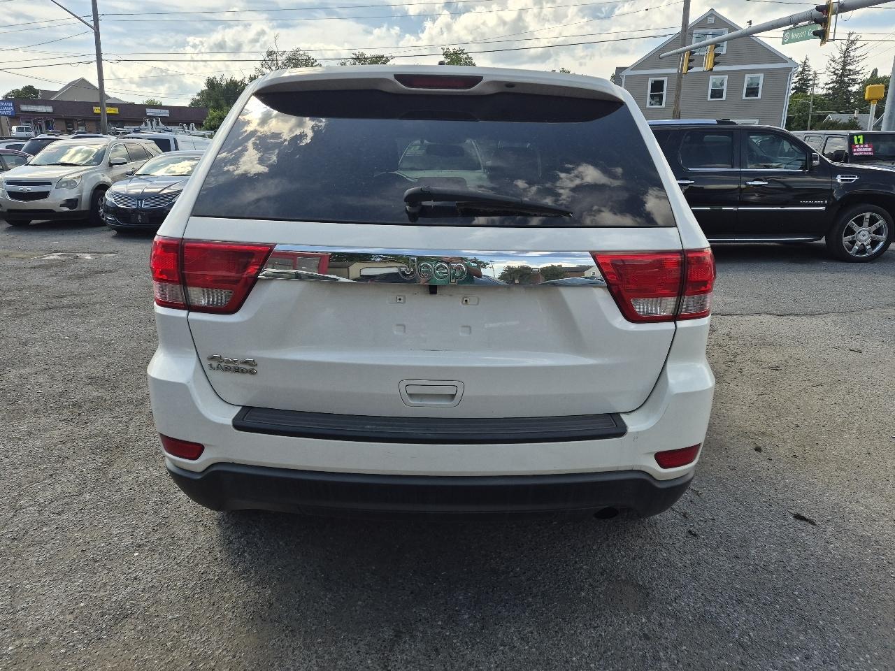 Jeep Grand Cherokee Laredo 4WD 2012