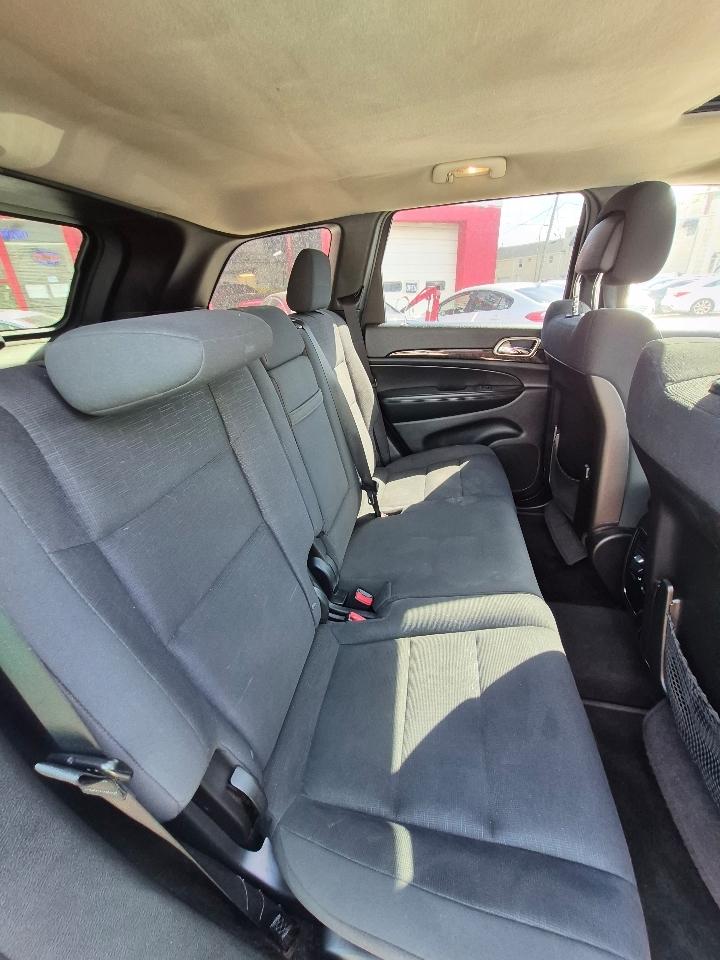 Jeep Grand Cherokee Laredo 4WD 2012