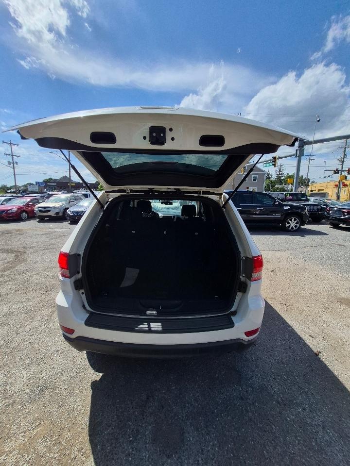 Jeep Grand Cherokee Laredo 4WD 2012