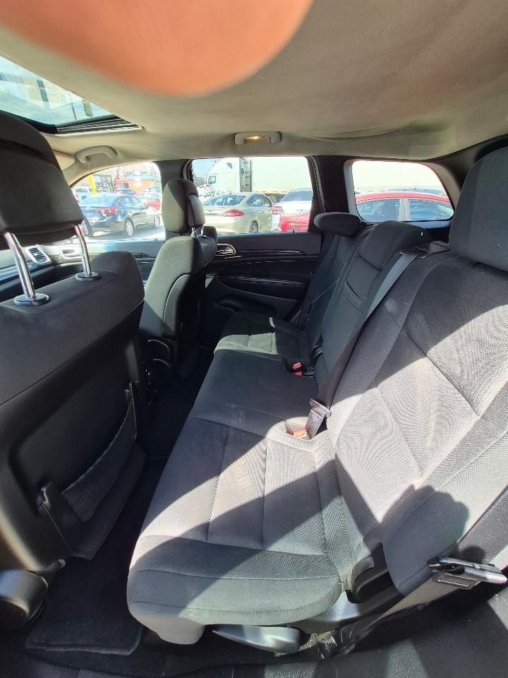 Jeep Grand Cherokee Laredo 4WD 2012