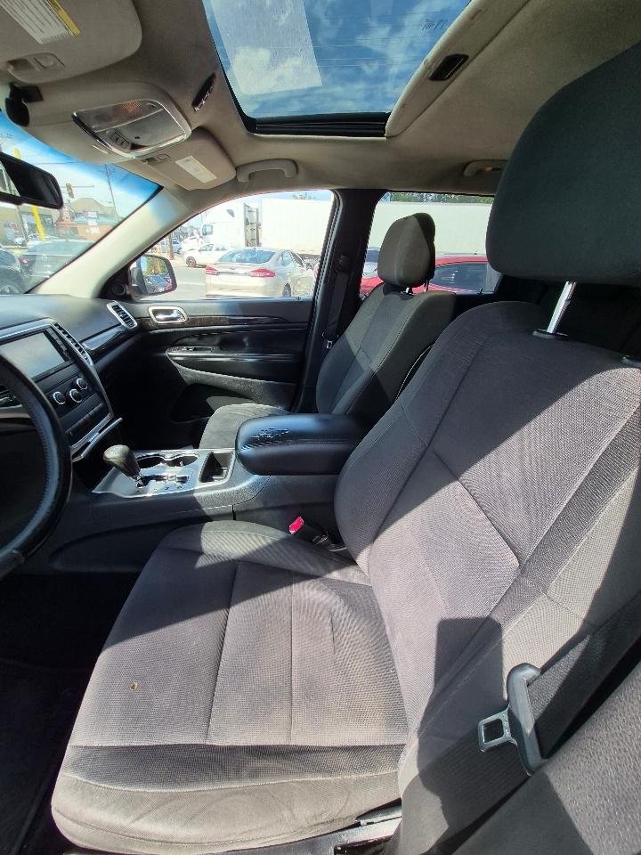 Jeep Grand Cherokee Laredo 4WD 2012