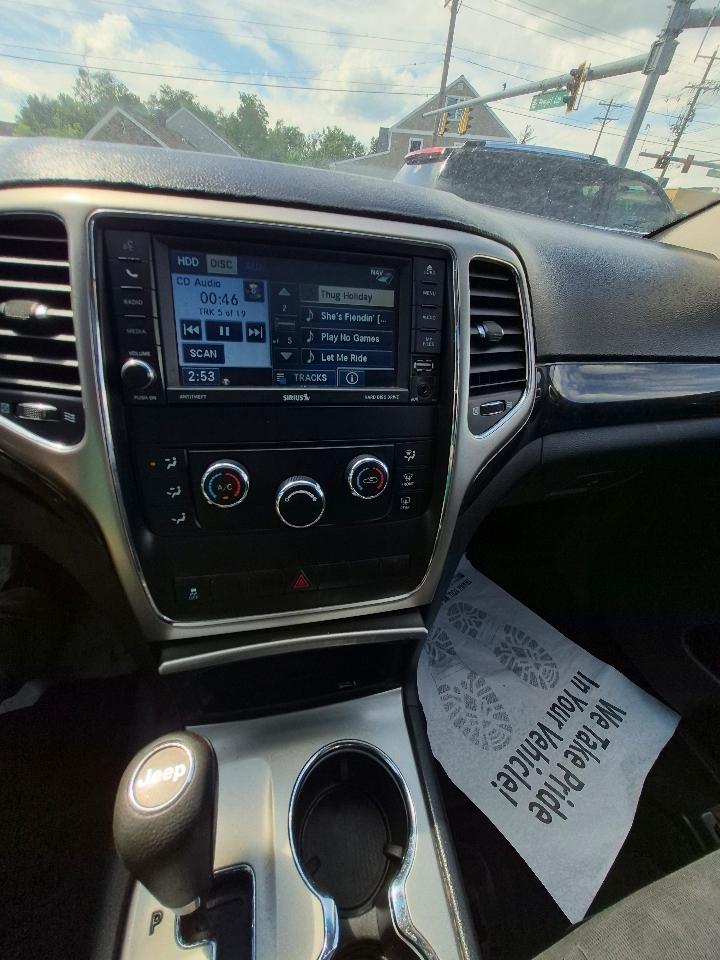 Jeep Grand Cherokee Laredo 4WD 2012