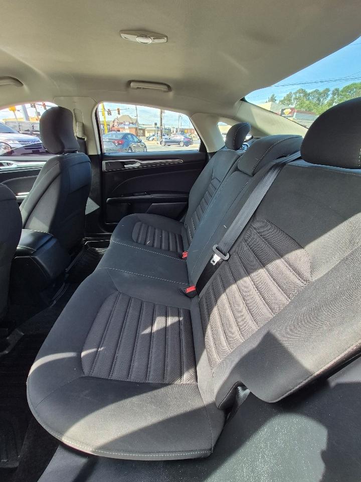 Ford Fusion S 2017