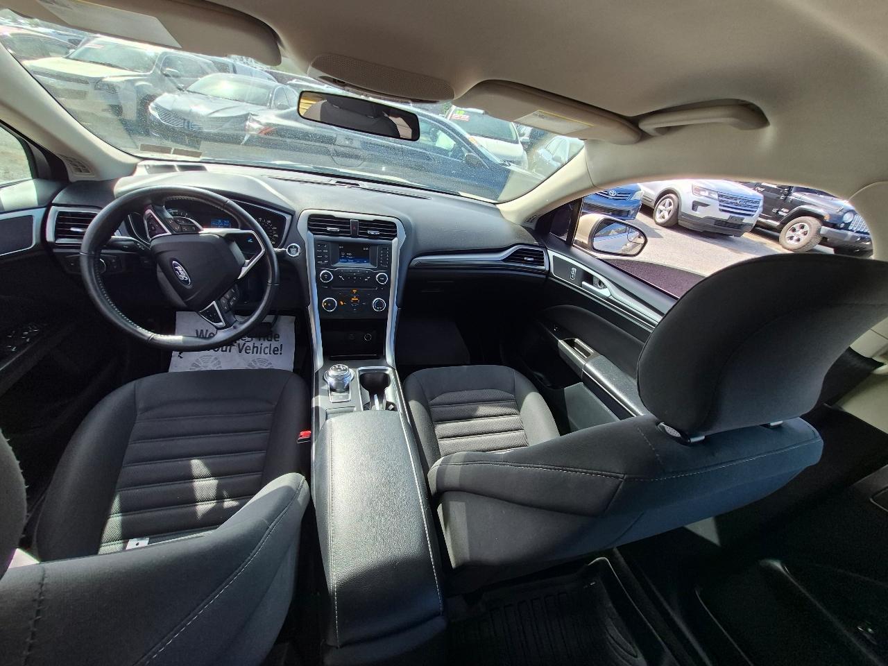 Ford Fusion S 2017