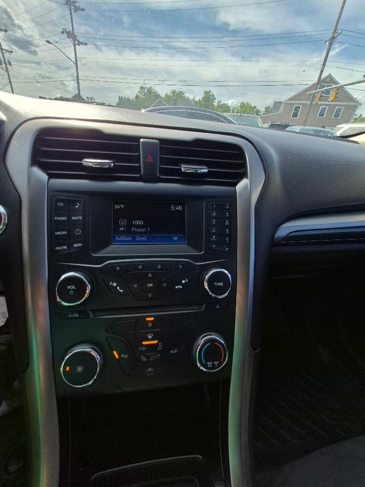 Ford Fusion S 2017