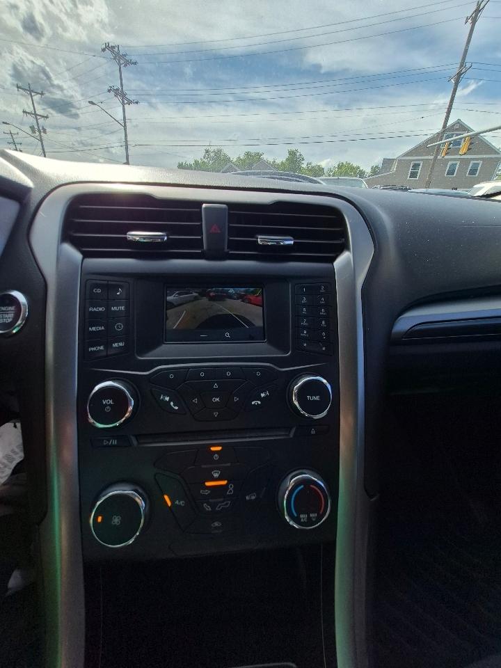 Ford Fusion S 2017