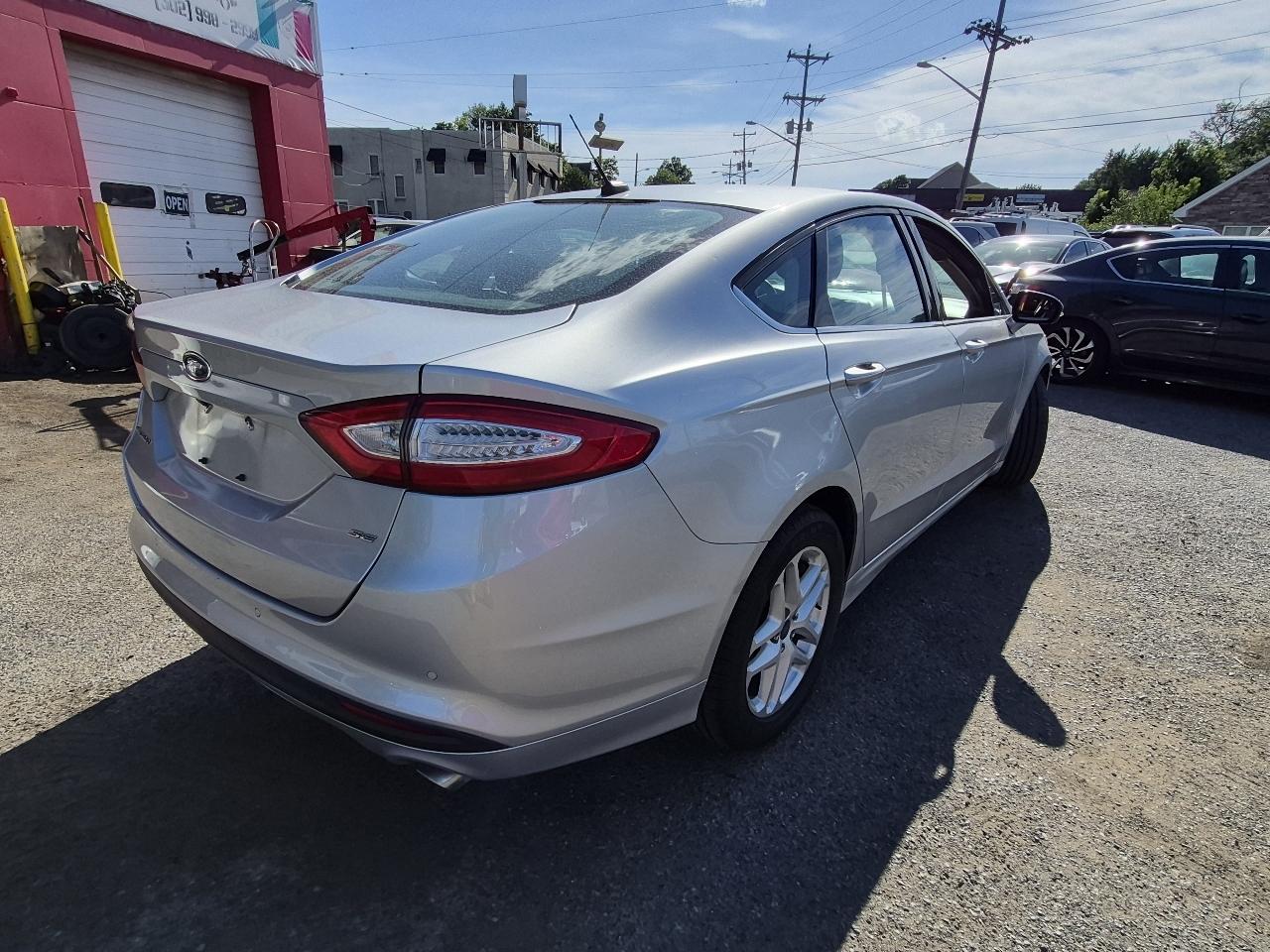 Ford Fusion SE 2016
