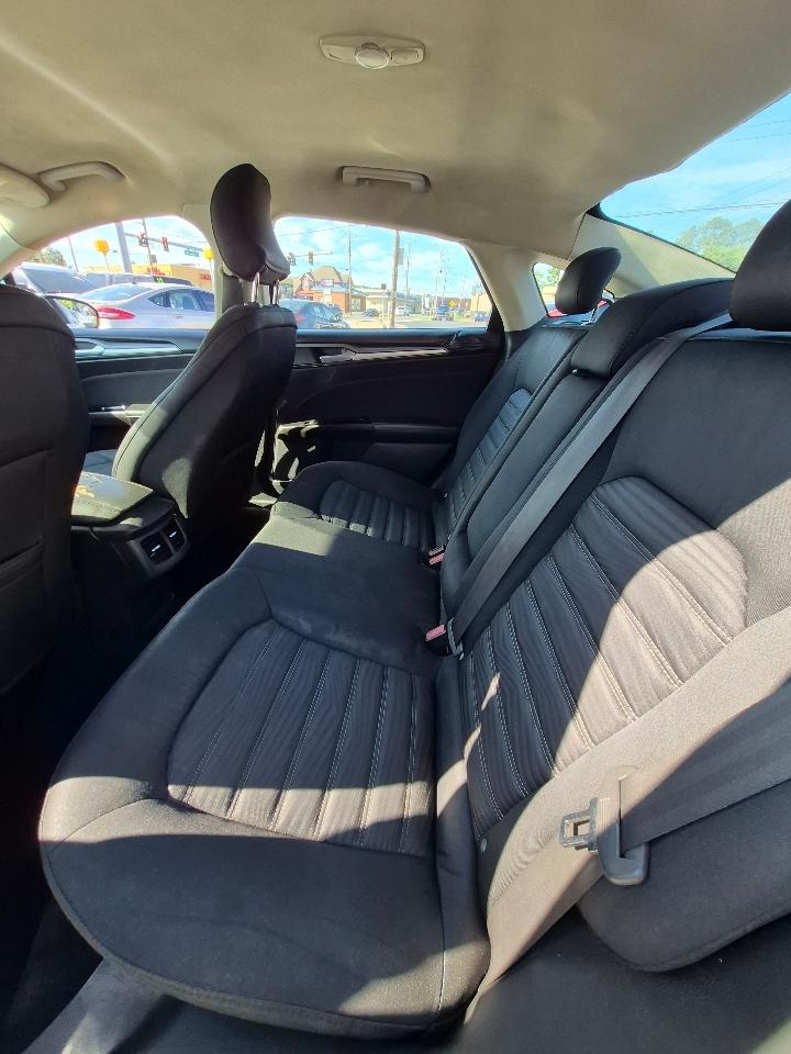 Ford Fusion SE 2016