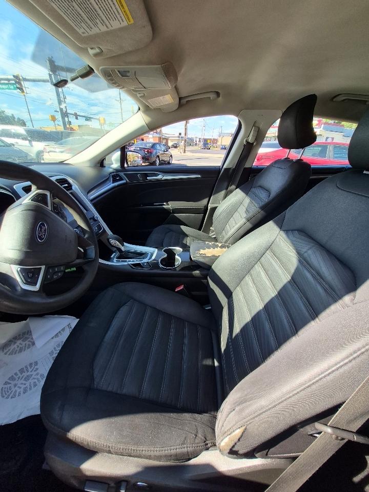 Ford Fusion SE 2016